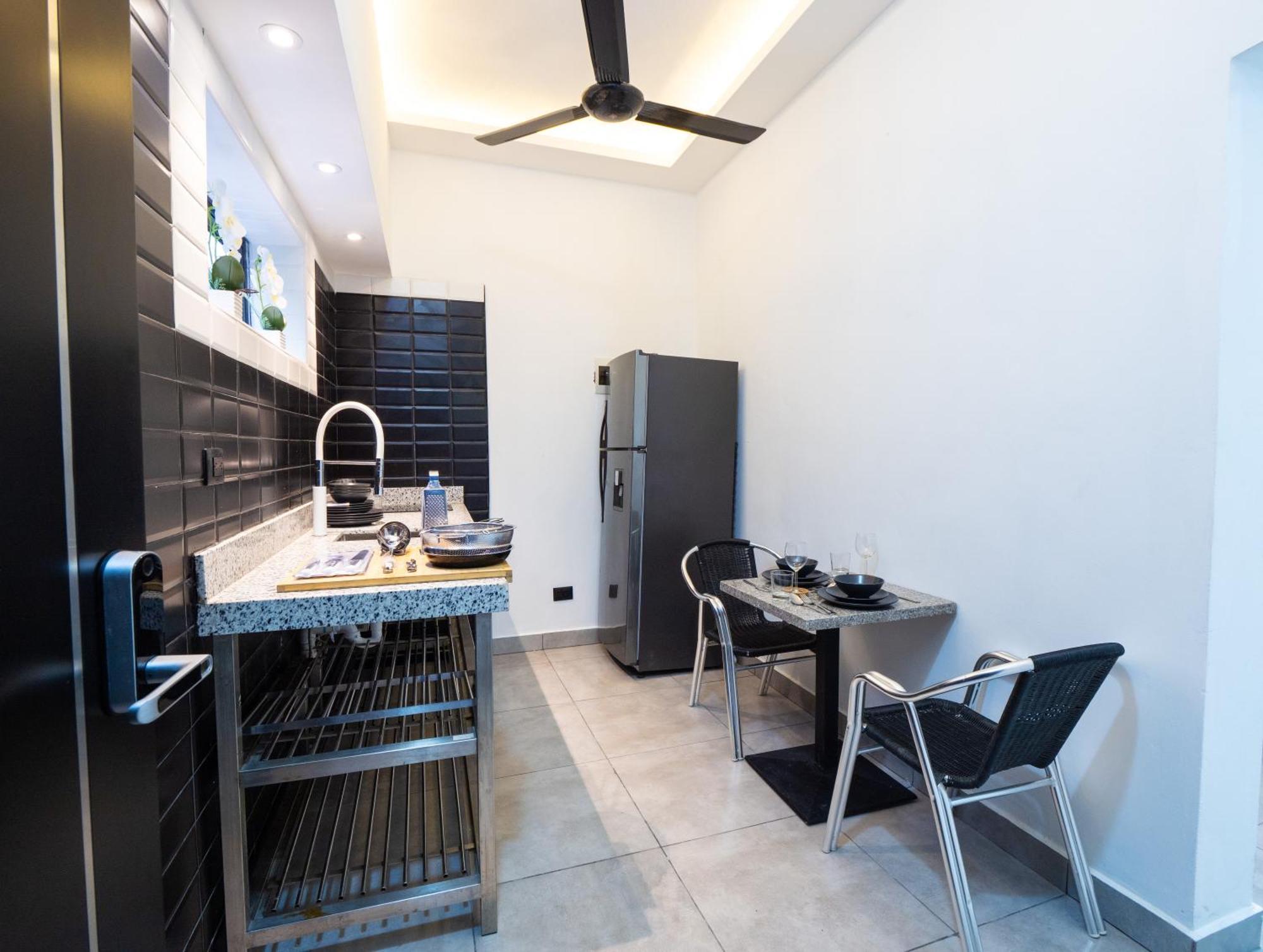 Instyle Residences At Rizz Suites Сосуа Экстерьер фото